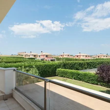Villa Olea Shared Pool I, Sani